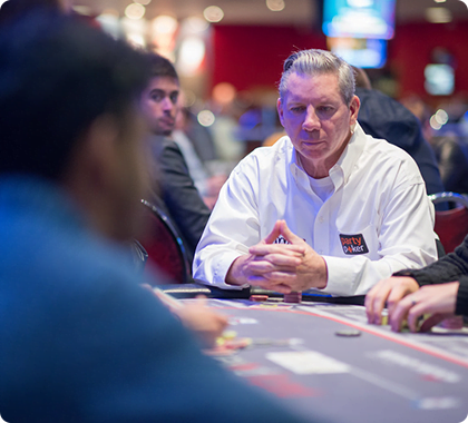 Mike Sexton at a televised poker table